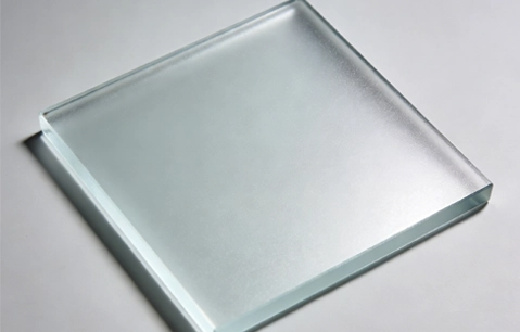 مرآة الأكريليك مقابل المرآة الزجاجية بعد دورات التنظيف المتكررة