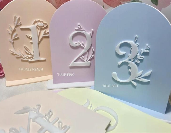 Acrylic macaron display