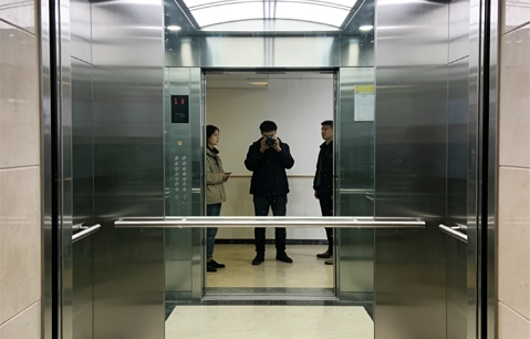 Acrylic Mirrors in Elevators