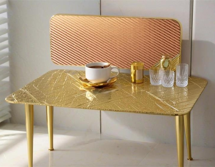 Acrylic sheet table