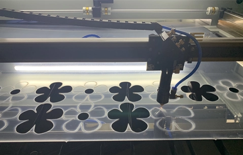 how to cut acrylic mirror