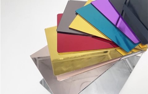 مرآة الأكريليك مقابل المرايا البلاستيكية الأخرى: أكثر ما يربك المشترين