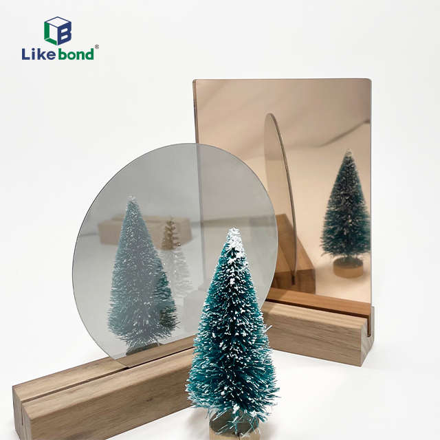 Gold and acrylic mirror applications in luxury retail
