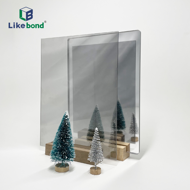 What Is the Difference Between Acrylic Mirror and Glass Mirror?